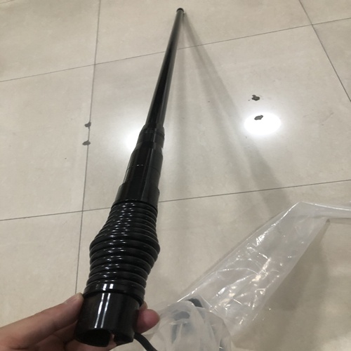 Car radio antenna